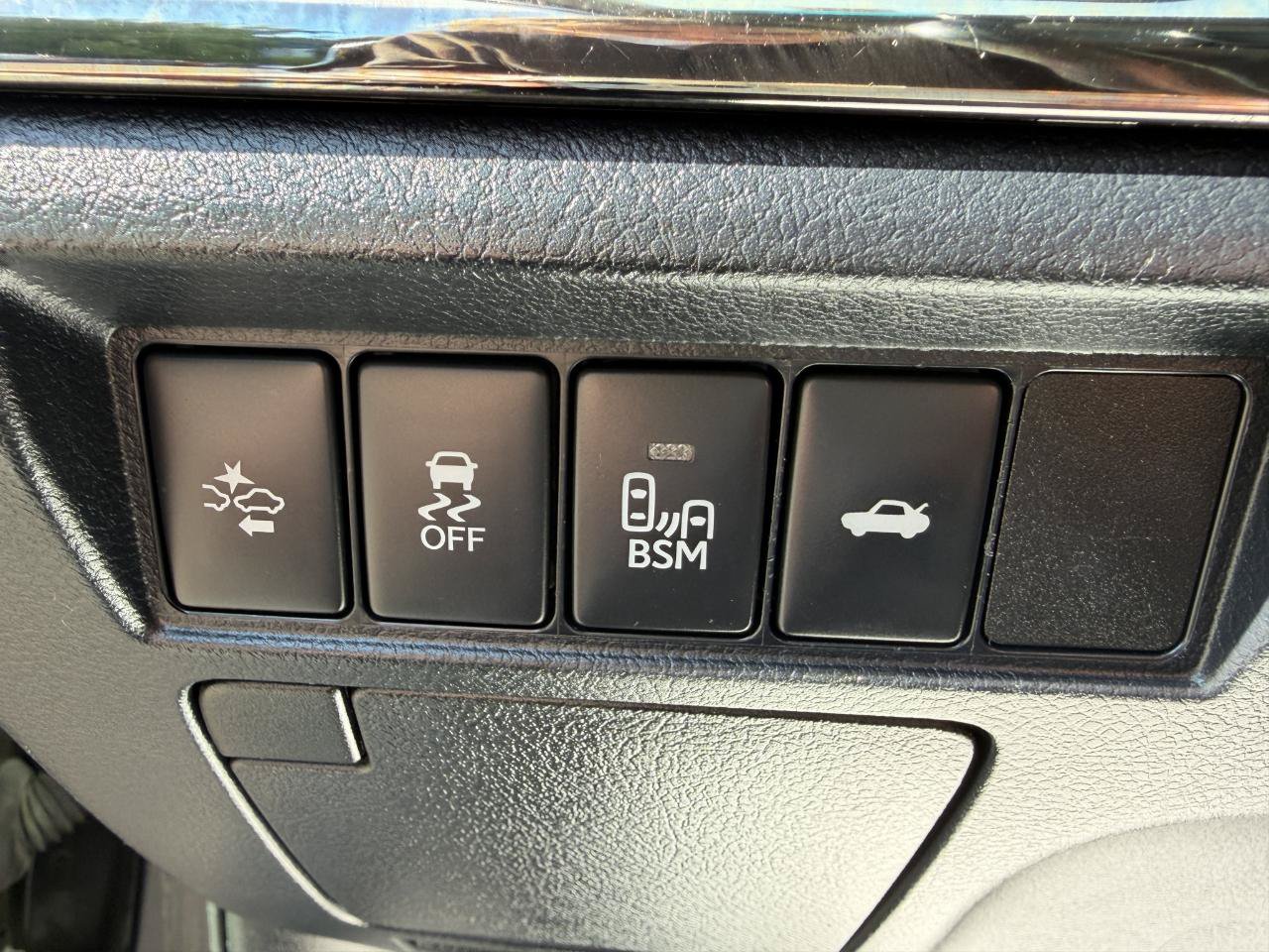 Used 2017 Toyota Avalon XLE Premium w/ All Weather Liner Package FWD image 24