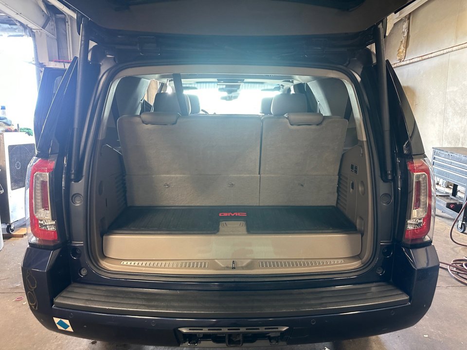 Used 2019 GMC Yukon SLT w/ Open Road Package image 16