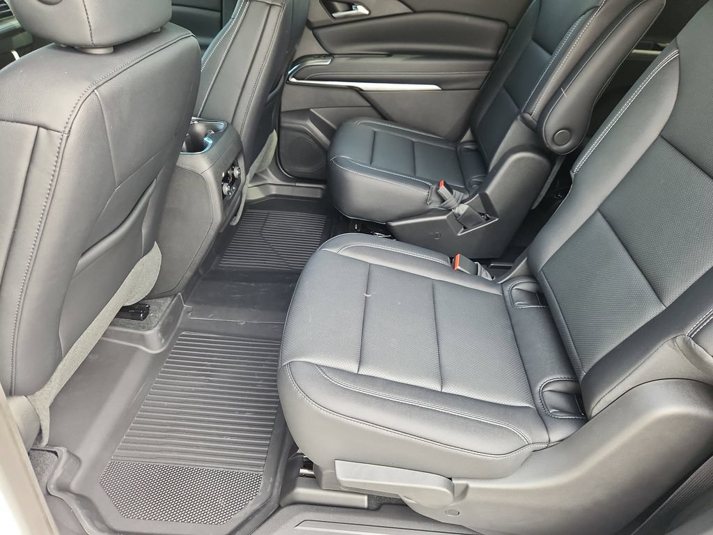 New 2025 Chevrolet Traverse LT w/ Driver Confidence Package FWD image 8