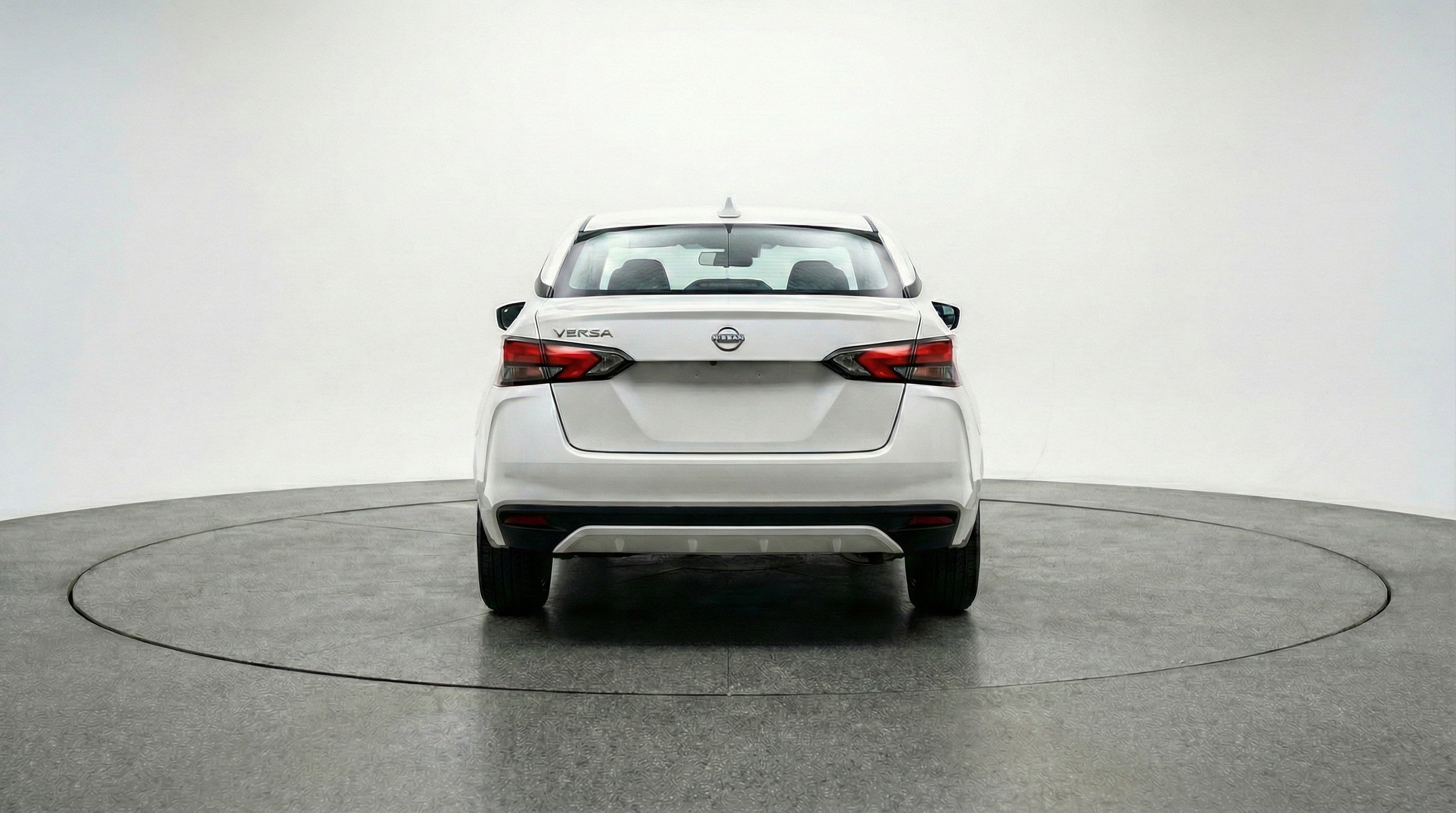 Used 2025 Nissan Versa SV image 7