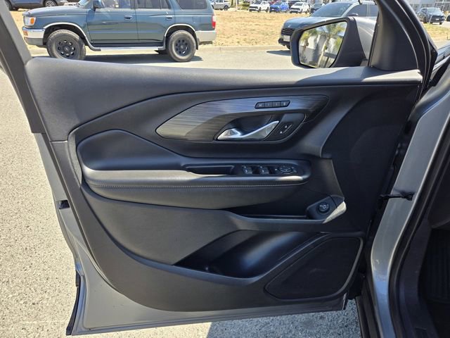 Used 2023 GMC Terrain SLT image 18