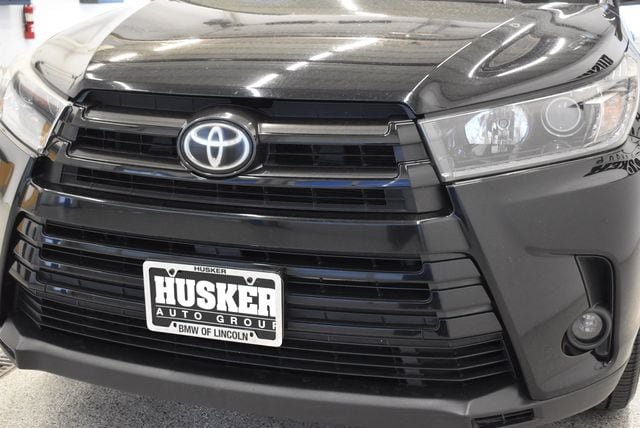 Used 2019 Toyota Highlander SE AWD/4WD image 14