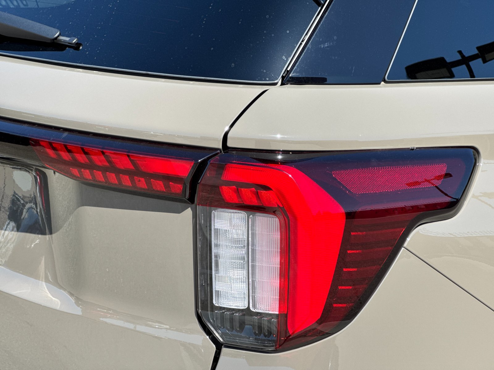 Used 2026 Ford Explorer ST-Line w/ ST-Line Street Pack RWD image 40