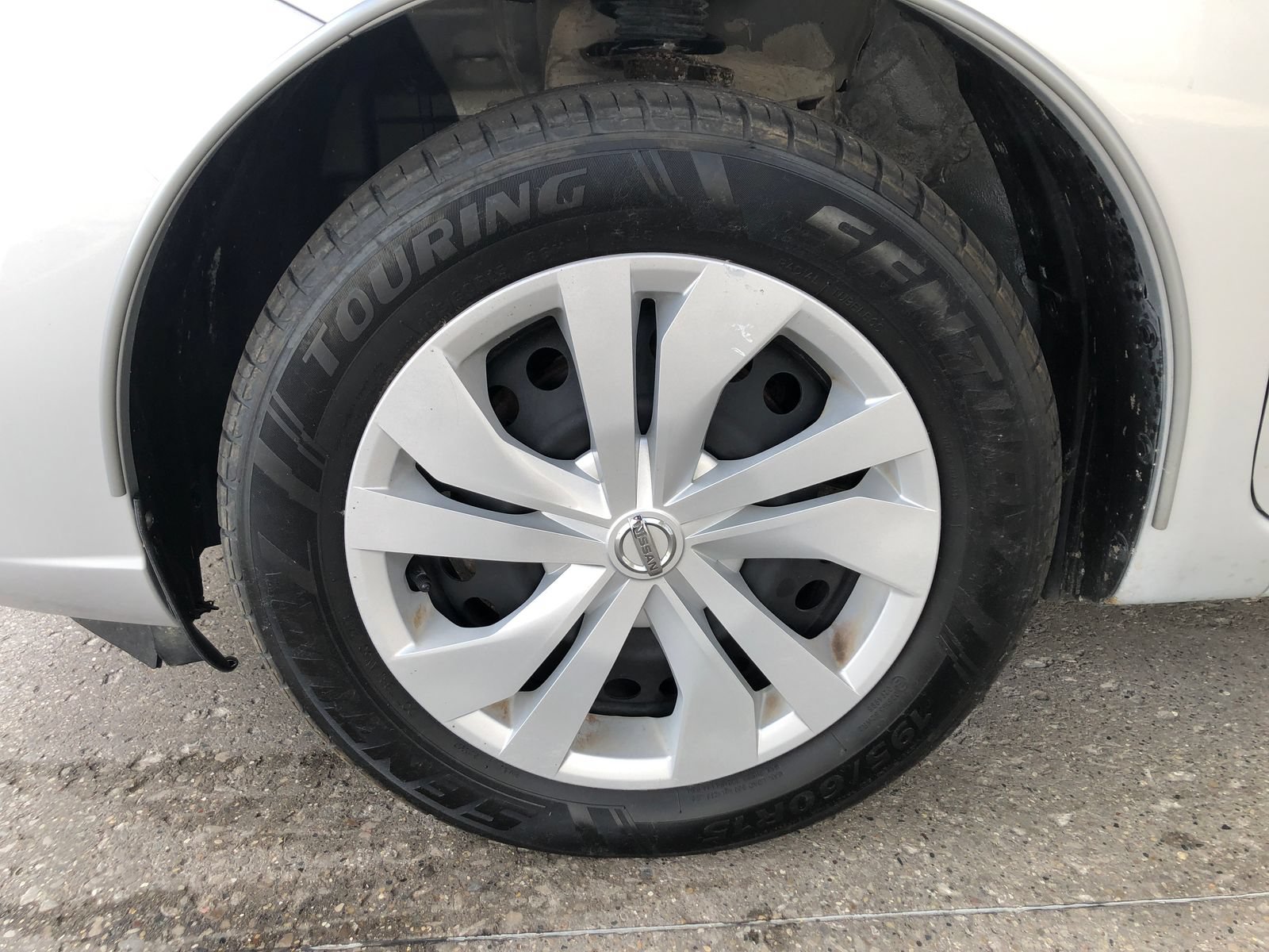 Used 2017 Nissan Versa Note SV FWD image 4