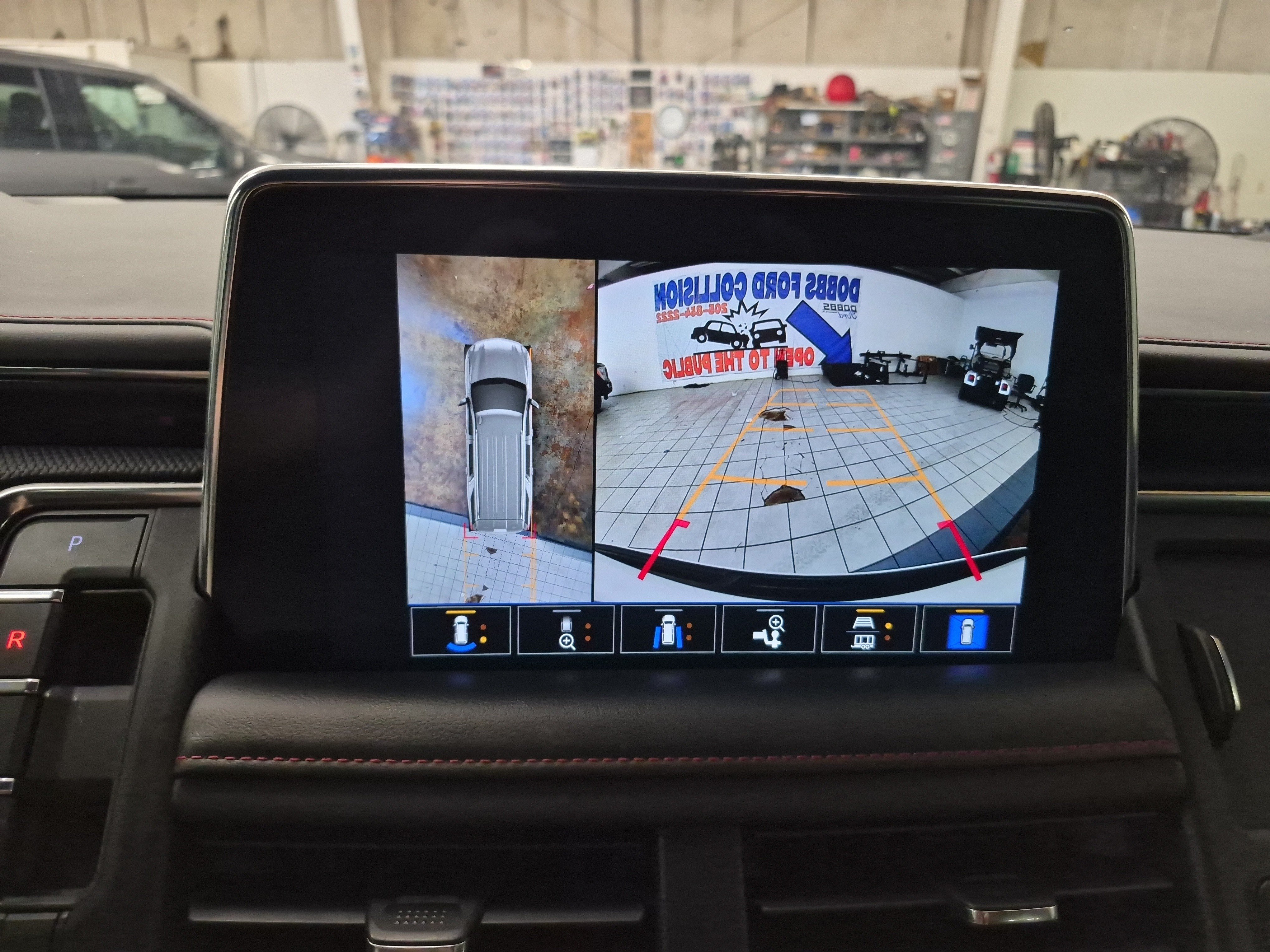 Used 2022 Chevrolet Tahoe RST w/ Sport Performance Package RWD image 37