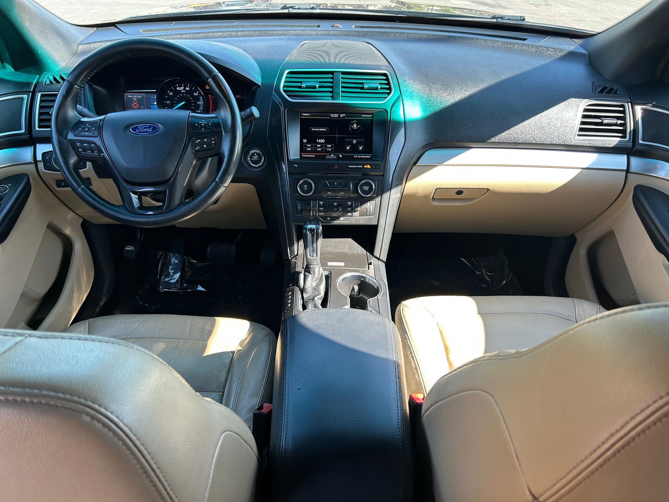 Used 2016 Ford Explorer XLT w/ Equipment Group 202A AWD/4WD image 24