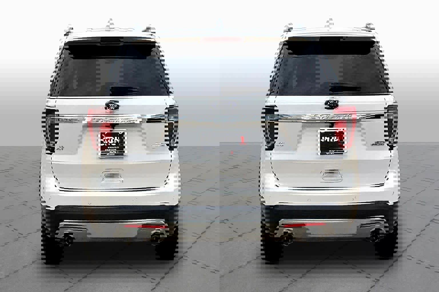 Used 2016 Ford Explorer XLT w/ Equipment Group 202A FWD image 5