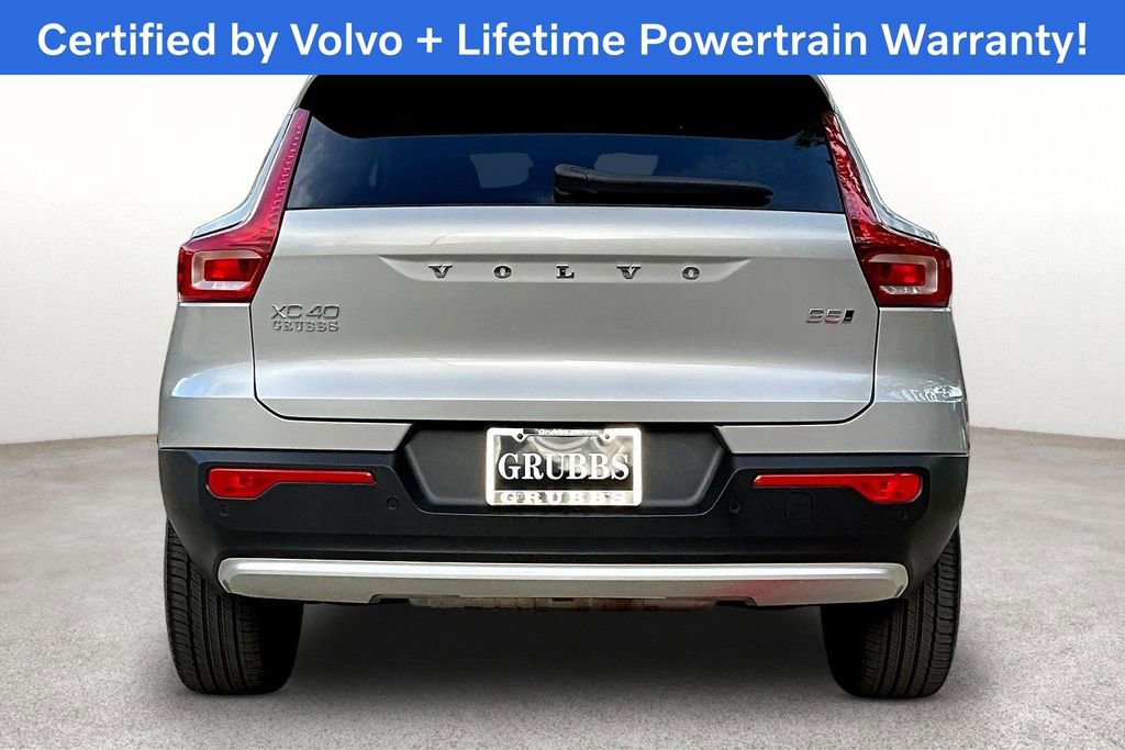 Used 2025 Volvo XC40 B5 Plus image 7