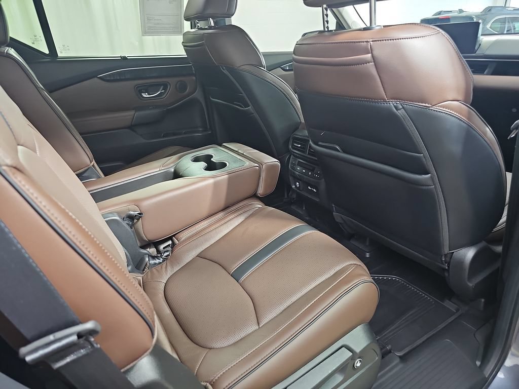 Used 2023 Honda Pilot Elite image 14