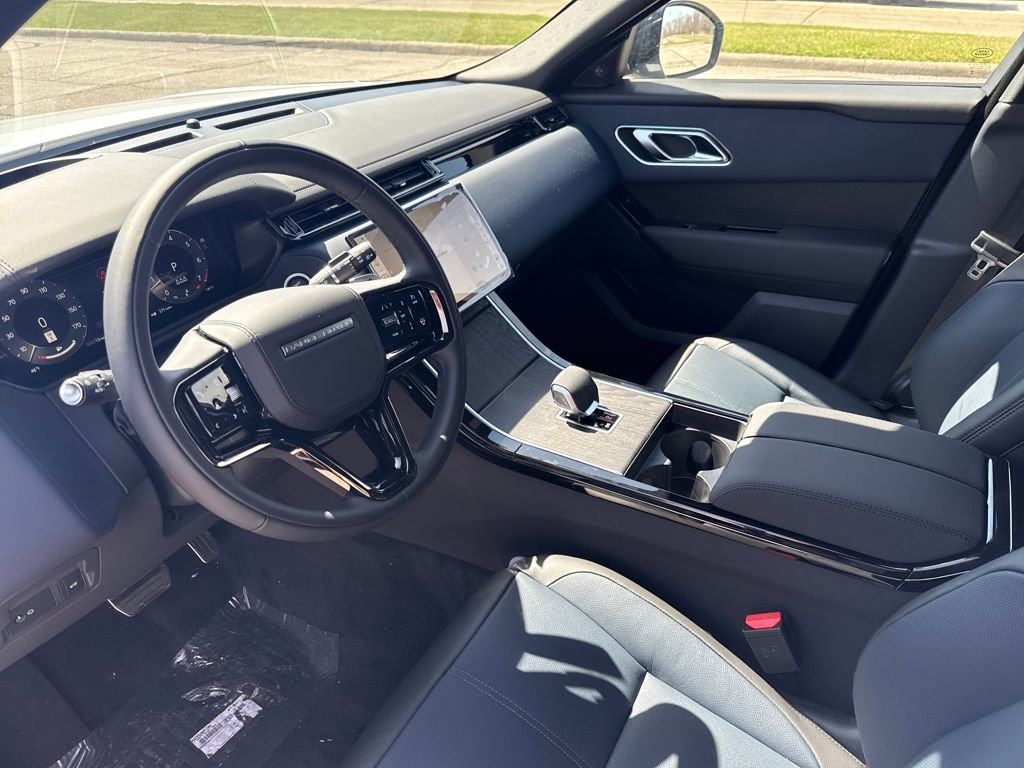 New 2026 Land Rover Range Rover Velar Dynamic SE image 12