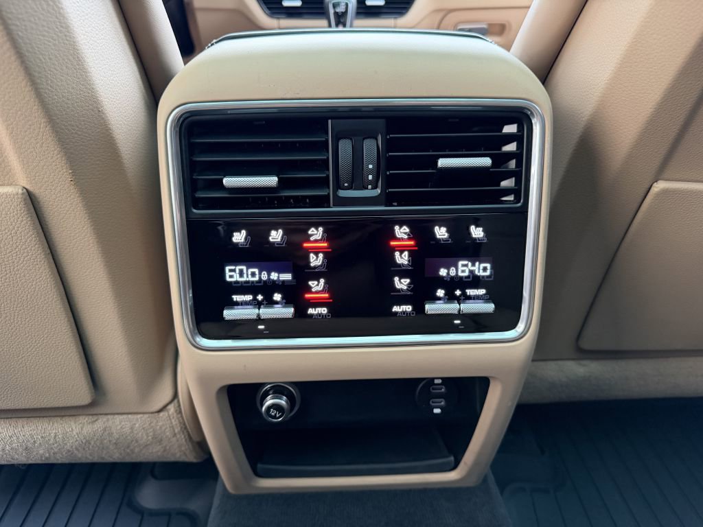 Used 2022 Porsche Cayenne Turbo w/ Premium Package Plus image 36