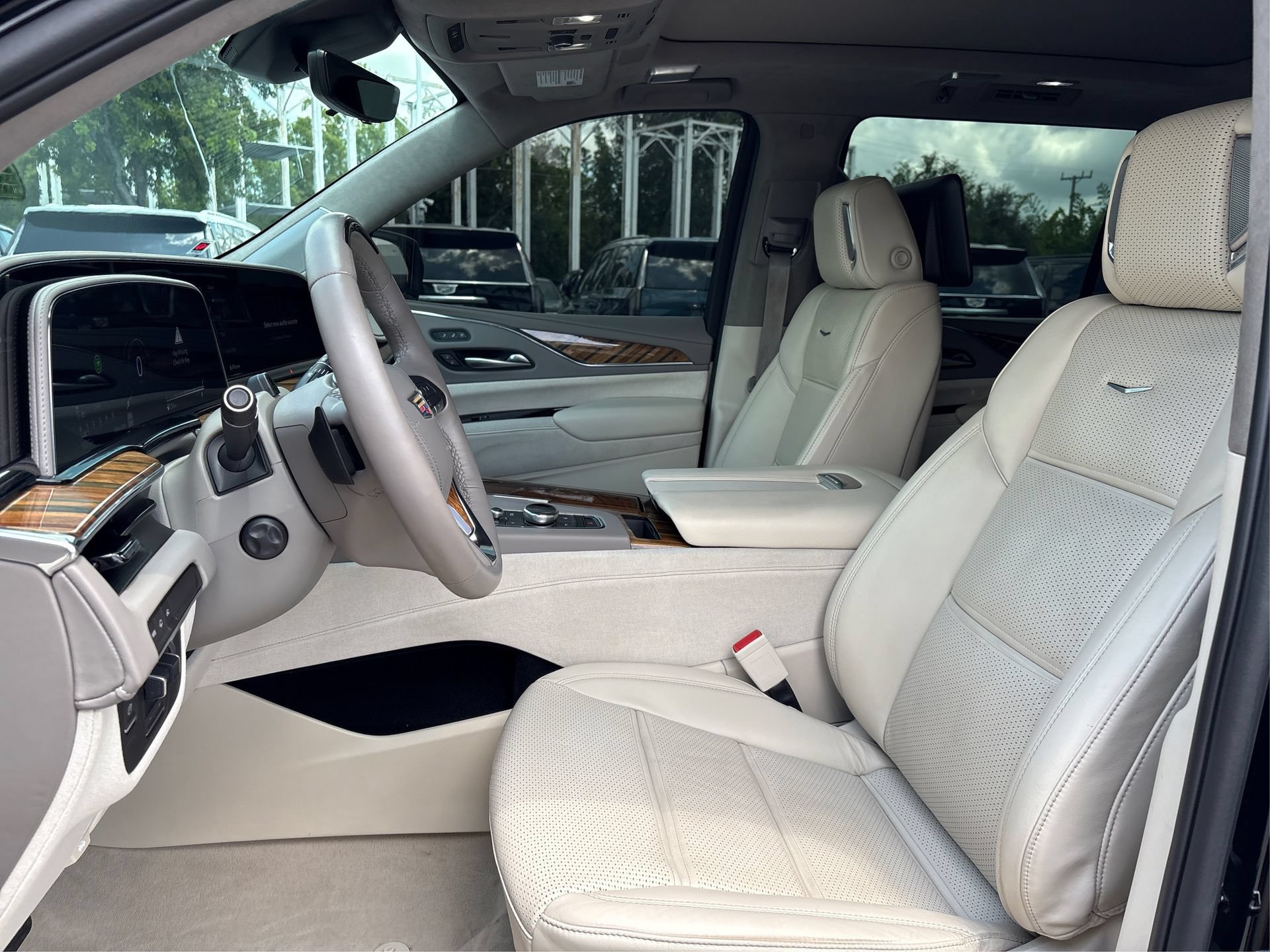 Certified 2023 Cadillac Escalade ESV Sport Platinum w/ LPO, ONYX Package RWD image 11