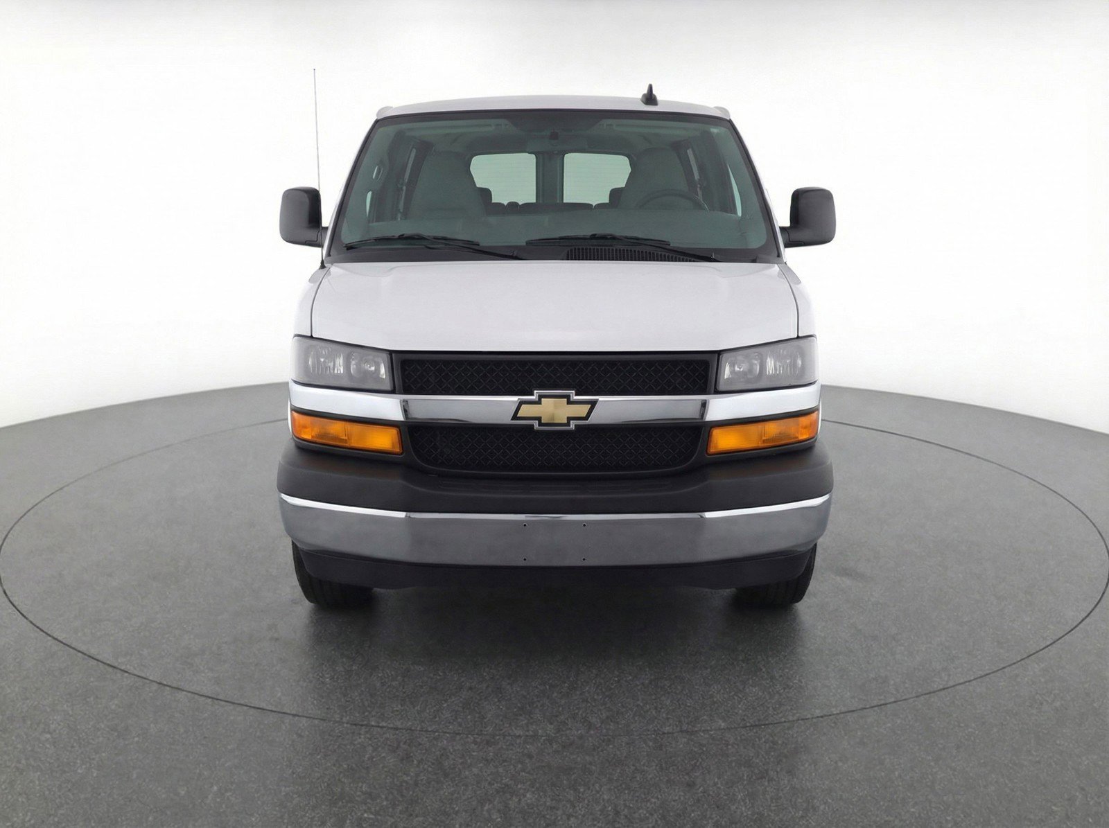 Used 2025 Chevrolet Express 3500 LT w/ LT Preferred Equipment Group image 2