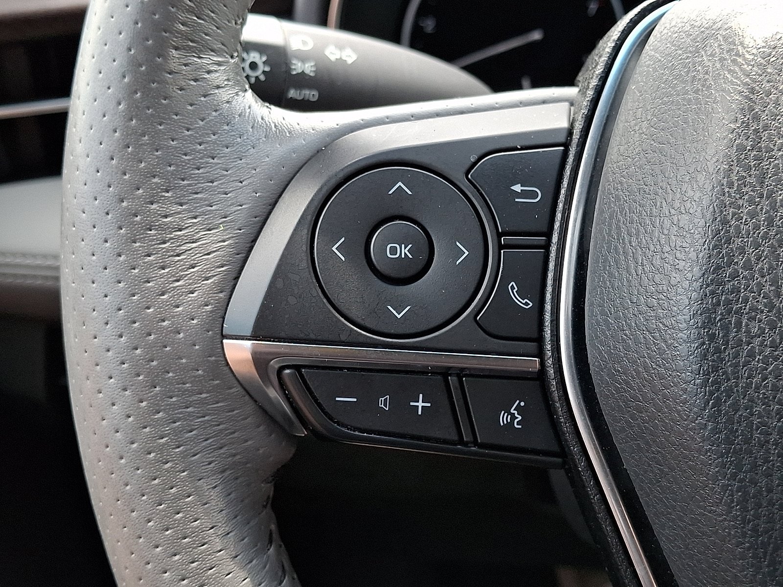 Used 2020 Toyota Avalon Limited w/ Advanced Safety Package FWD image 24