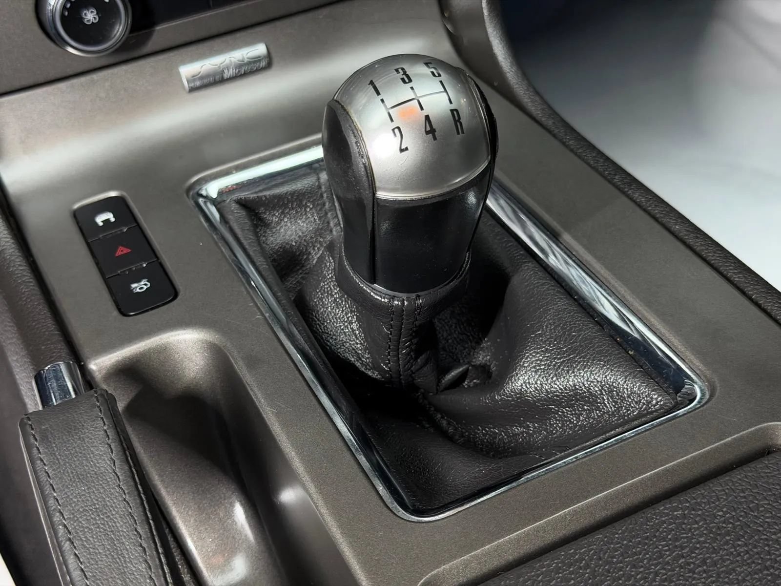 Used 2010 Ford Mustang GT RWD image 25