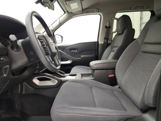 Used 2024 Nissan Frontier SV image 46