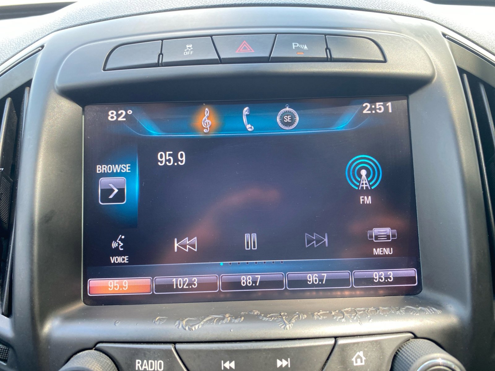 Used 2015 Buick Regal Premium w/ Experience Buick Package image 16