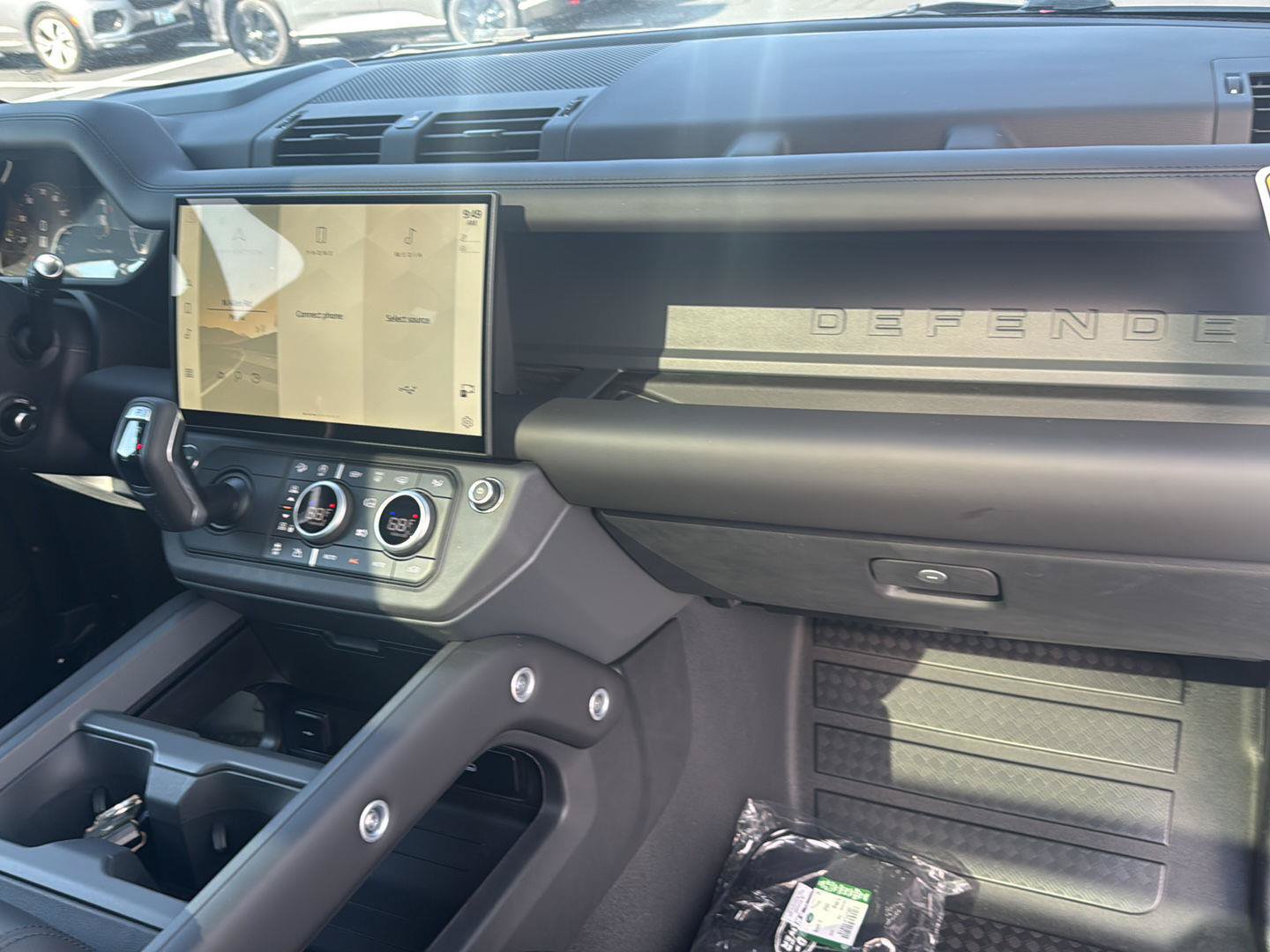 New 2026 Land Rover Defender 110 X-Dynamic SE AWD/4WD image 14