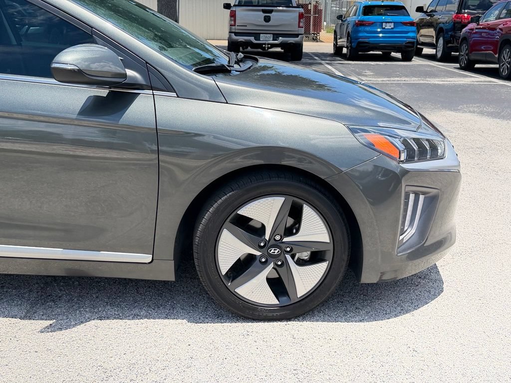 Used 2022 Hyundai Ioniq SEL FWD image 11