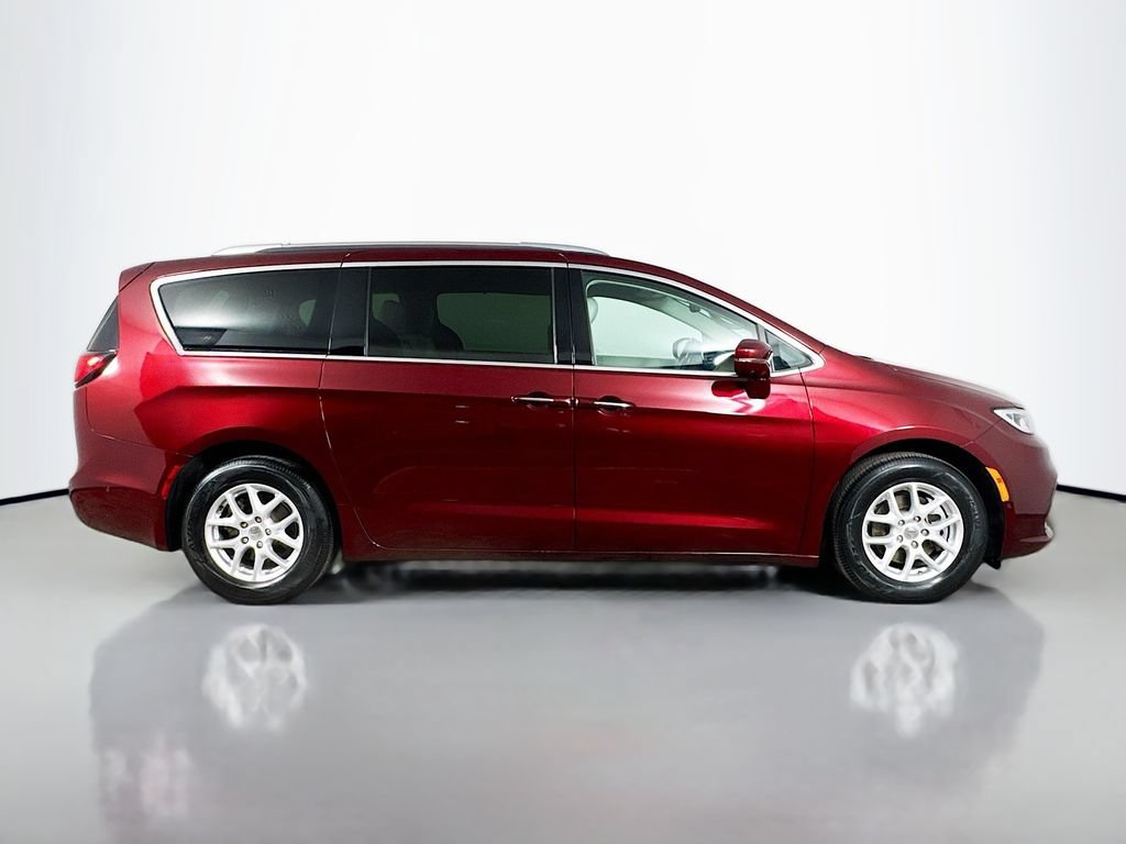 Used 2021 Chrysler Pacifica Touring-L w/ Premium & Safety Sphere Group FWD image 9