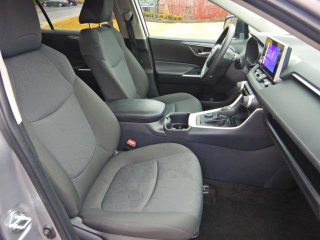 Used 2025 Toyota RAV4 XLE image 17