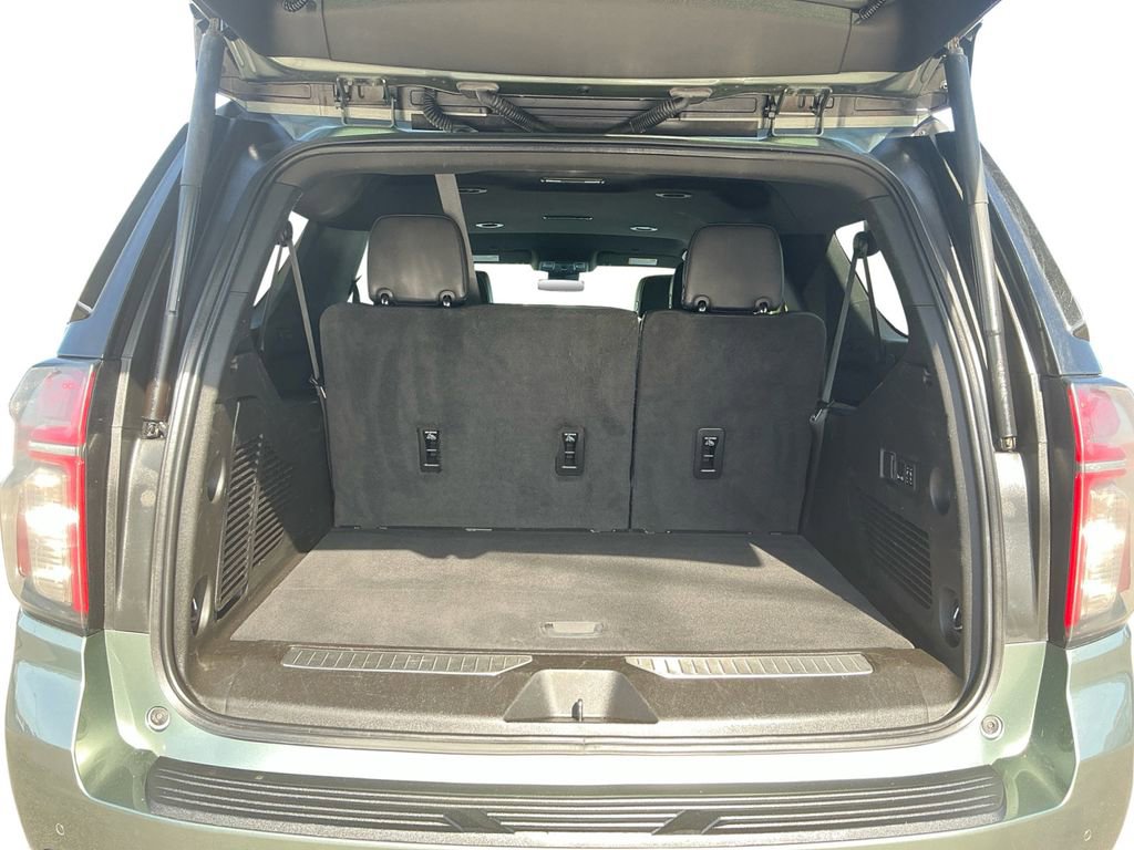 Used 2023 Chevrolet Suburban Premier AWD/4WD image 24