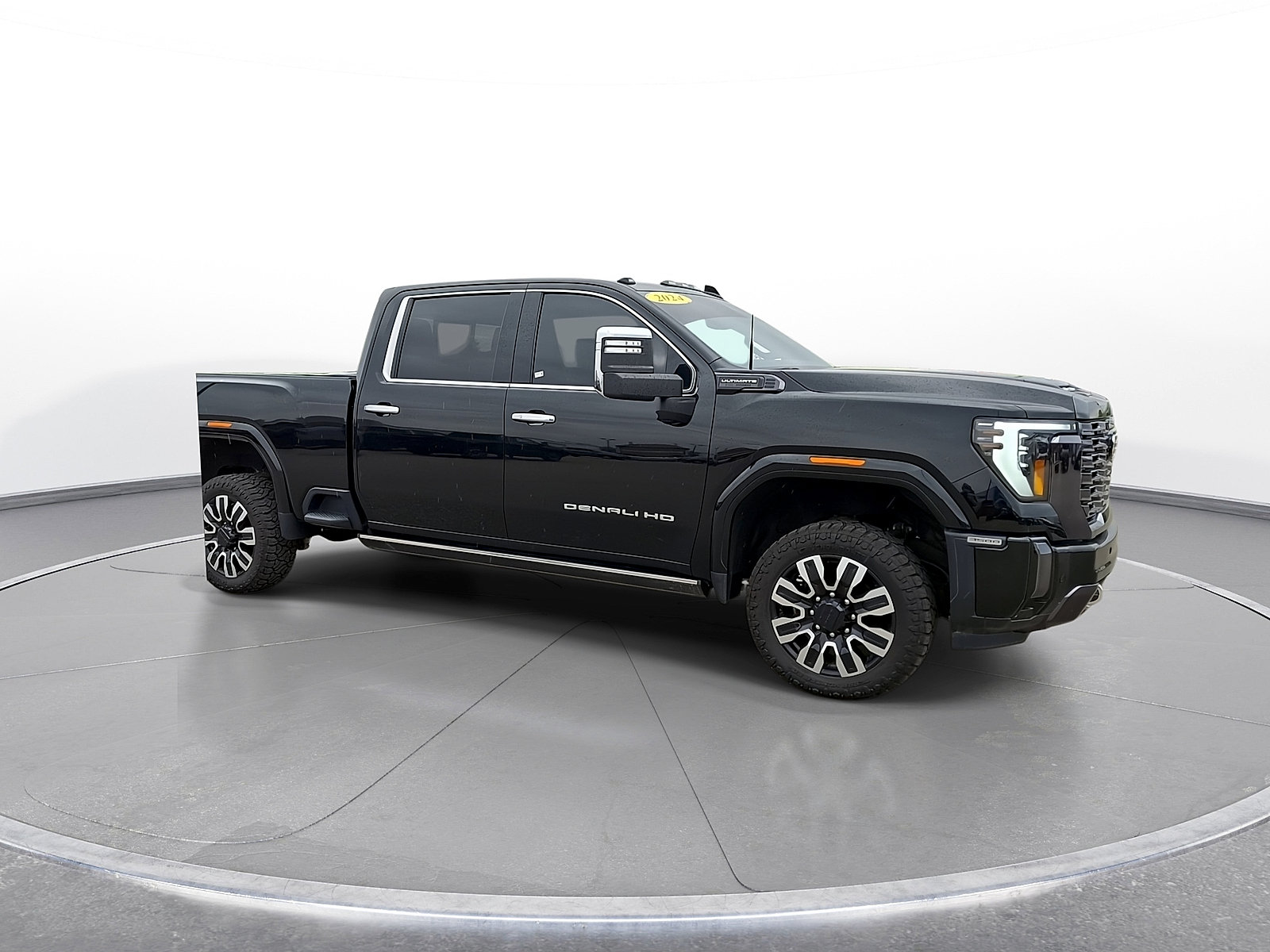 Used 2024 GMC Sierra 3500 Denali Ultimate AWD/4WD image 2