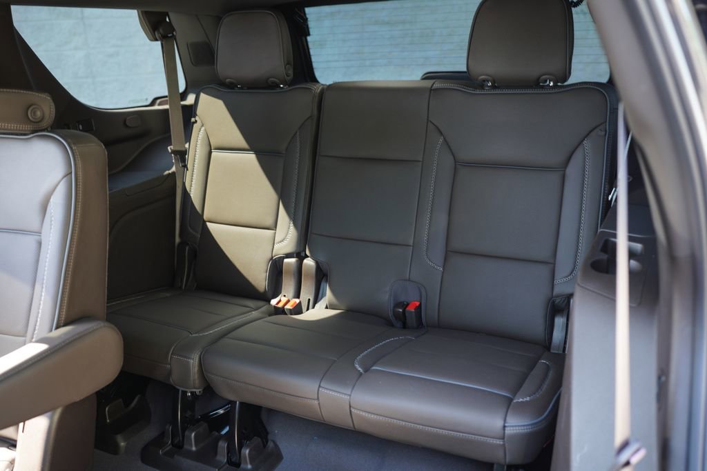 Used 2024 GMC Yukon Denali w/ Advanced Technology Package AWD/4WD image 23