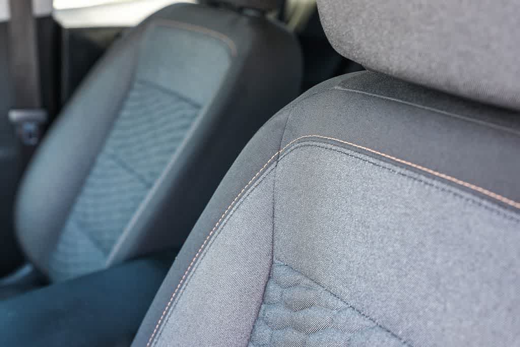 Used 2021 Chevrolet Equinox LT w/ Driver Convenience Package FWD image 22