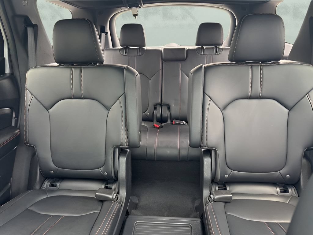 Used 2025 Honda Pilot TrailSport image 13