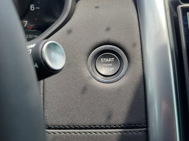 Used 2025 Land Rover Discovery S AWD/4WD image 30