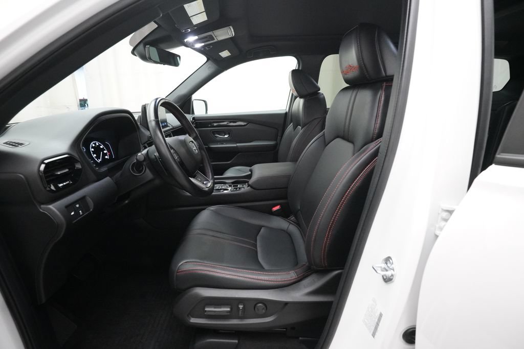 Certified 2025 Honda Pilot TrailSport image 7