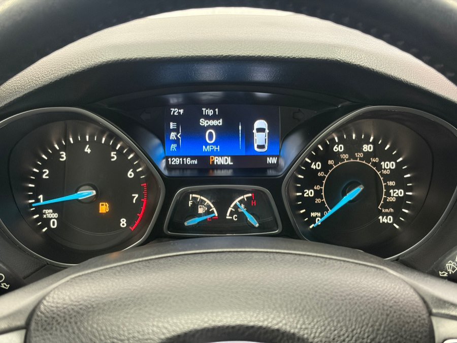 Used 2017 Ford Focus SE w/ Cold Weather Package FWD image 21