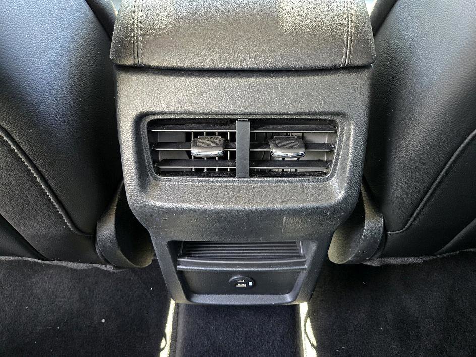 Used 2021 Ford Edge SEL image 14