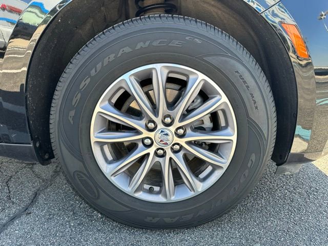 Used 2024 Buick Enclave Essence w/ Technology Package image 6