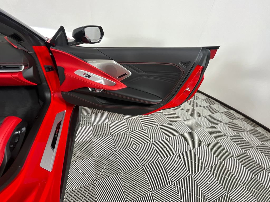 Used 2025 Chevrolet Corvette Z06 w/ Z07 Performance Package RWD image 18