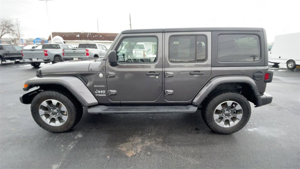 Used 2022 Jeep Wrangler Unlimited Sahara w/ Cold Weather Group image 5