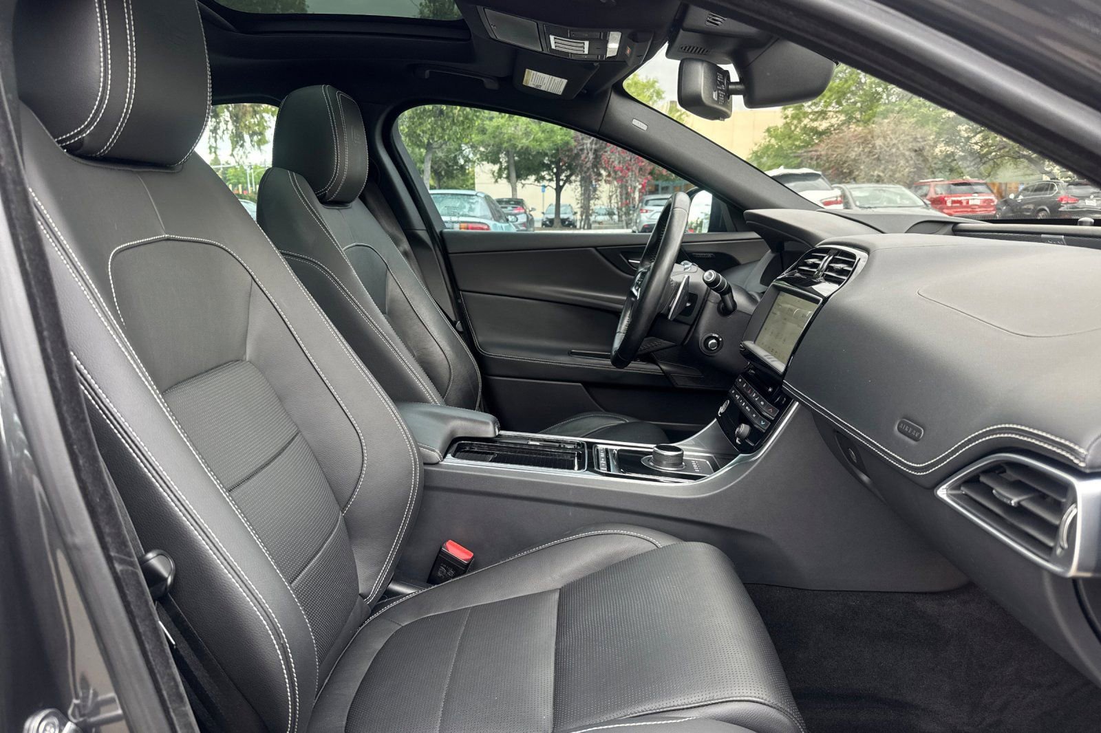 Used 2018 Jaguar XE S RWD image 15