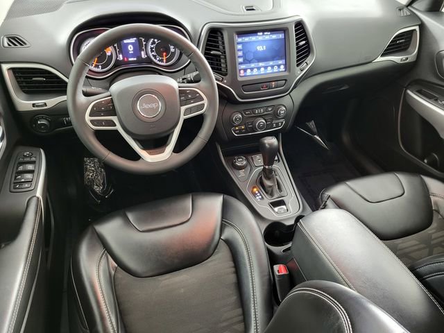 Used 2022 Jeep Cherokee Latitude AWD/4WD image 32