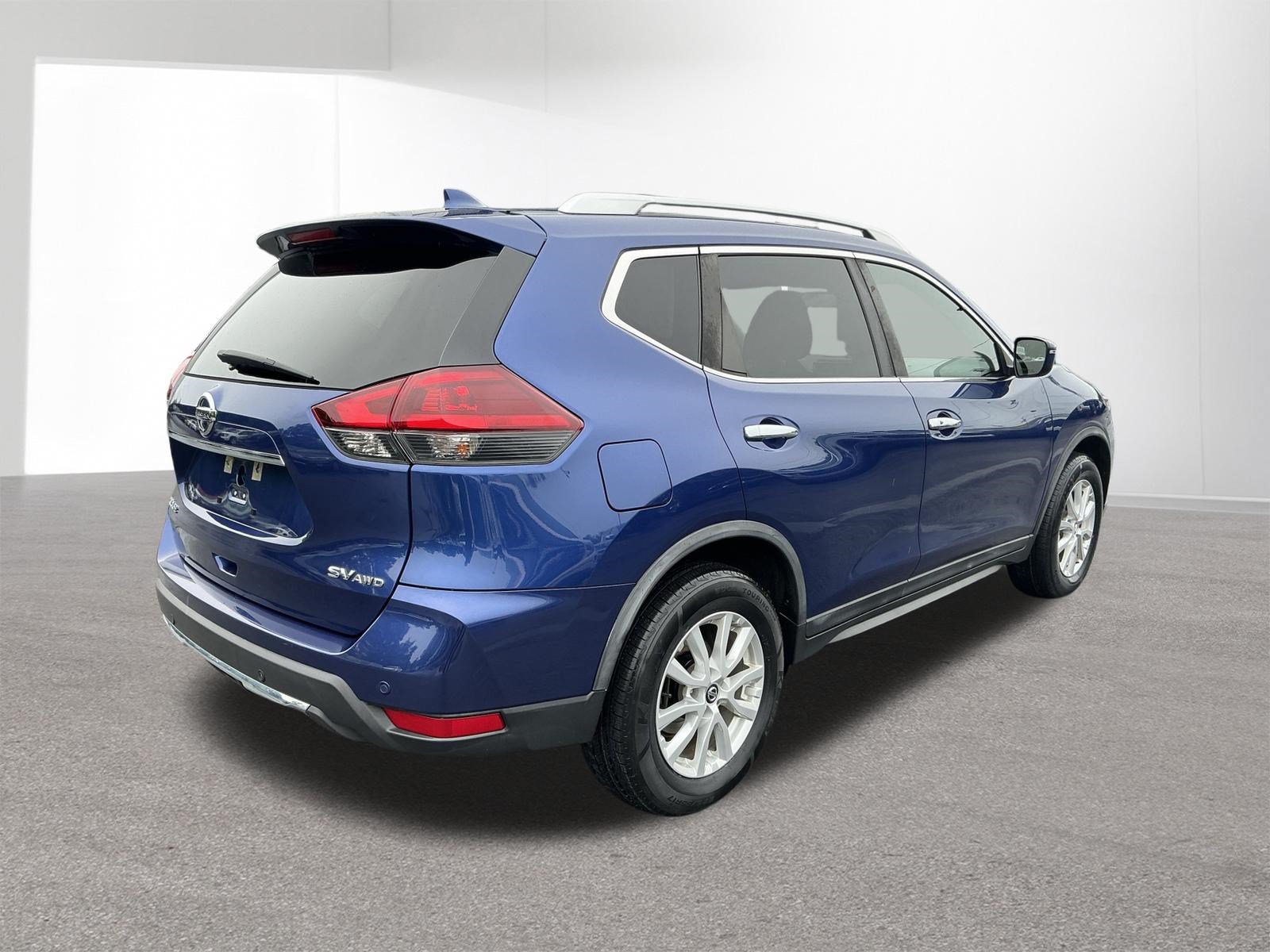 Used 2020 Nissan Rogue SV AWD/4WD image 3