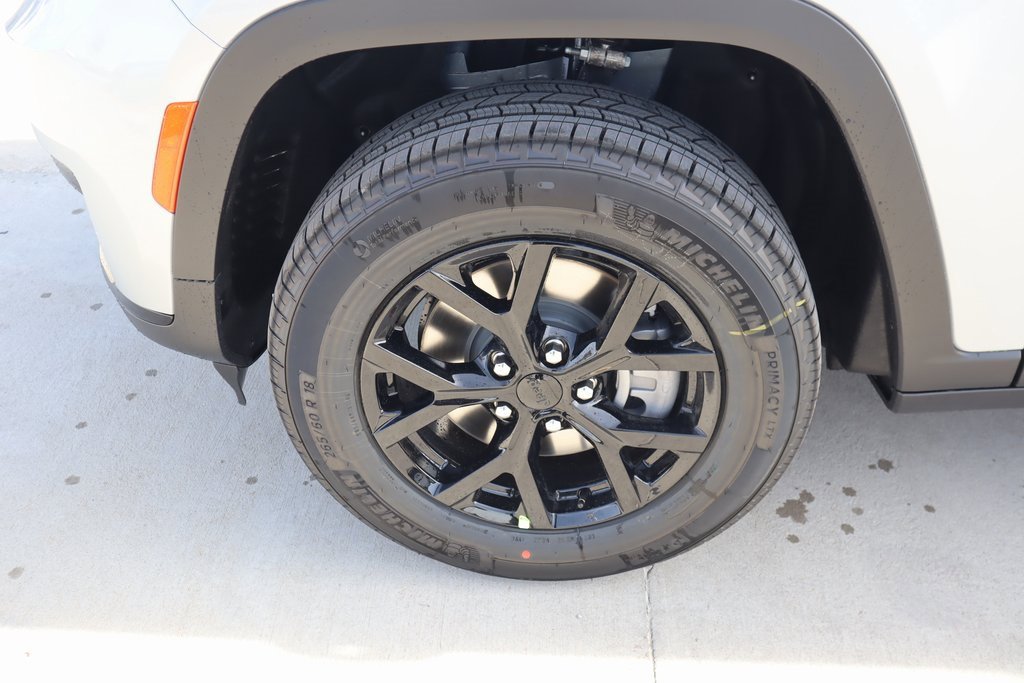 New 2025 Jeep Grand Cherokee L Altitude image 18