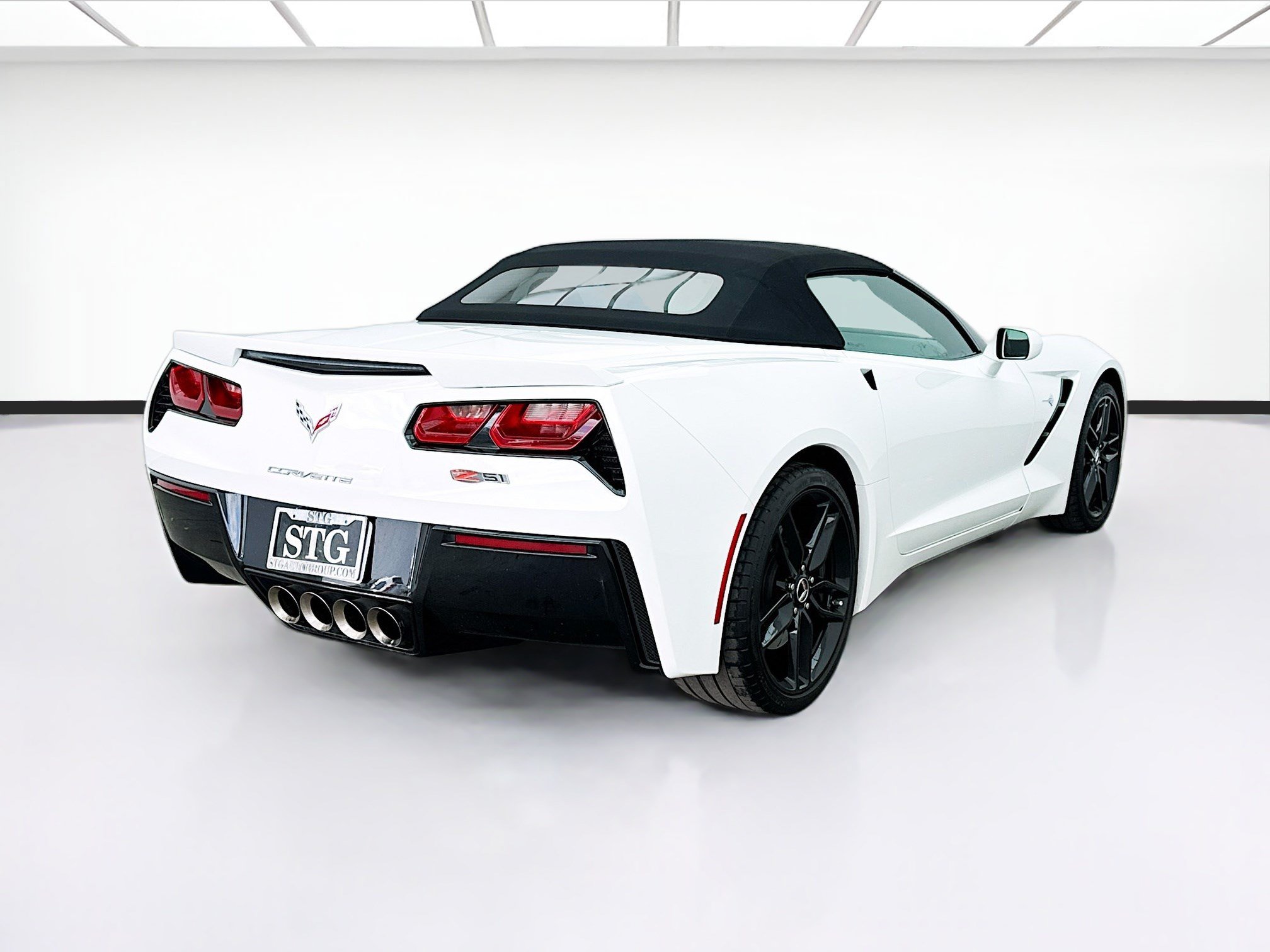 Used 2014 Chevrolet Corvette Stingray Convertible w/ 2LT Preferred Equipment Group RWD image 4