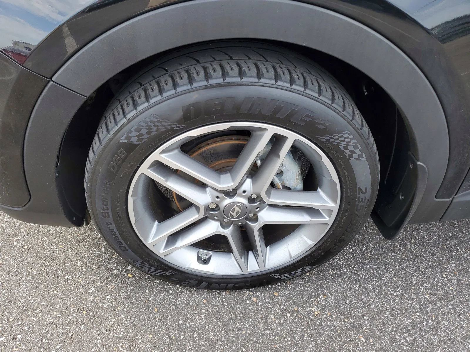 Used 2017 Hyundai Santa Fe SE Ultimate Sport Utility 4D image 4