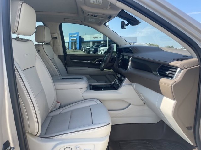 Used 2021 GMC Yukon Denali w/ Denali Premium Package image 14
