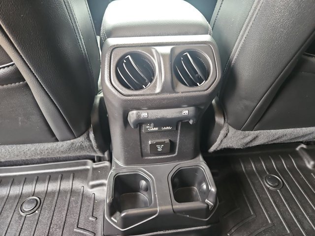 Used 2021 Jeep Wrangler Unlimited Sahara image 17