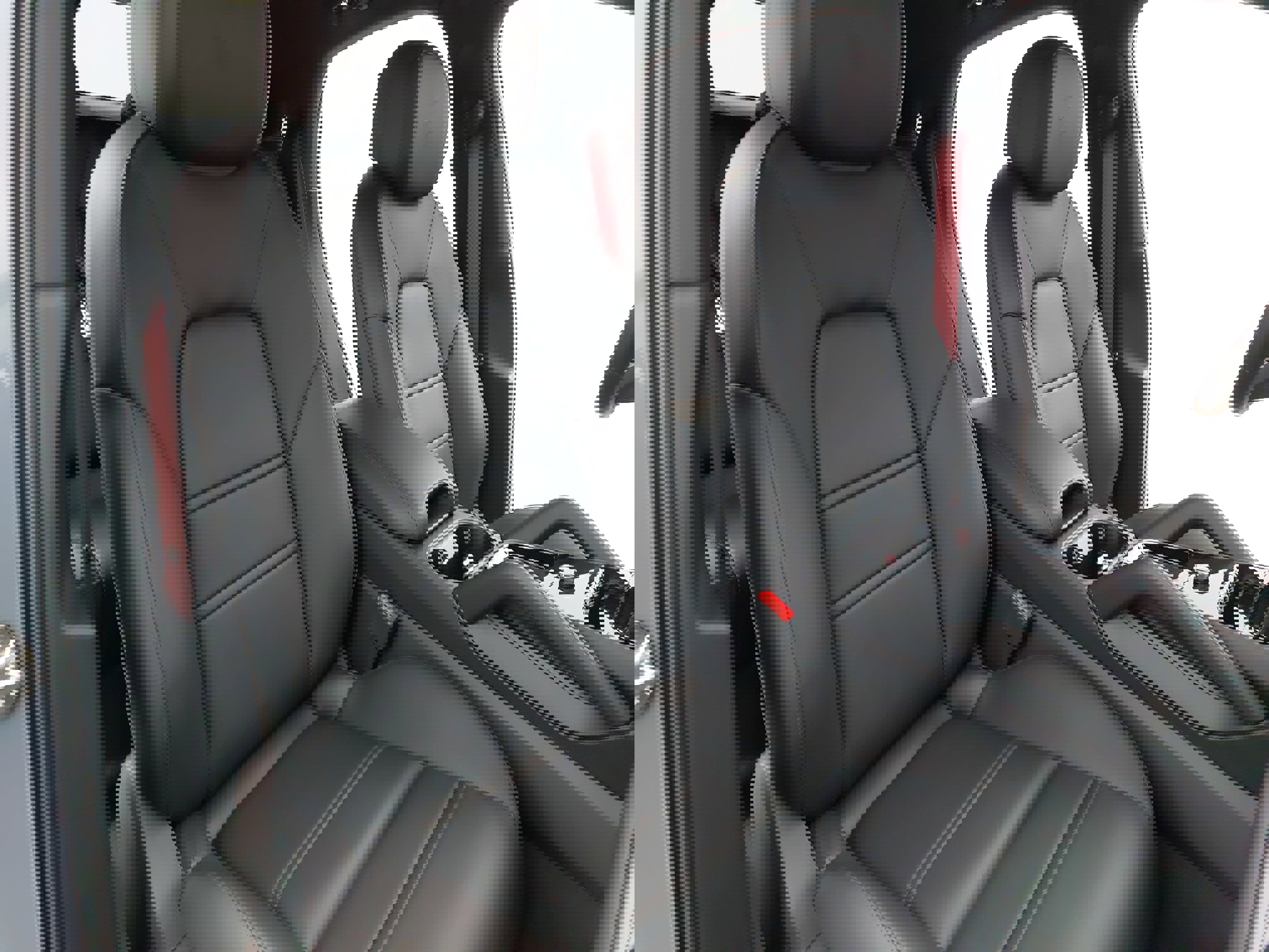 Certified 2025 Porsche Cayenne Coupe image 12