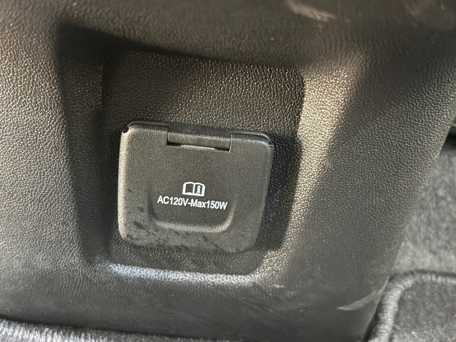 Used 2023 Chevrolet Equinox Premier FWD image 12
