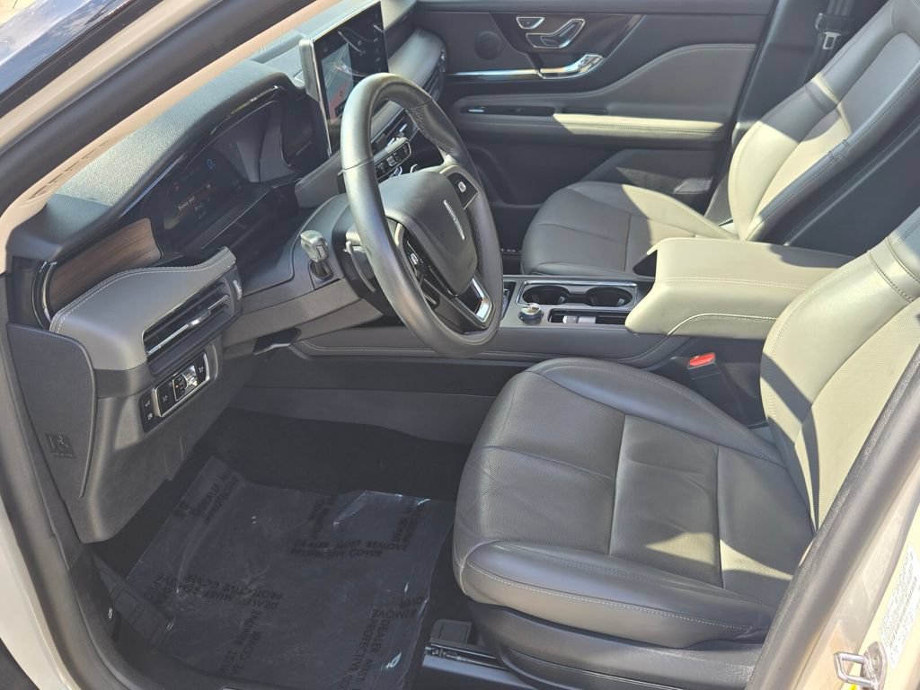 Used 2024 Lincoln Corsair Grand Touring AWD/4WD image 4