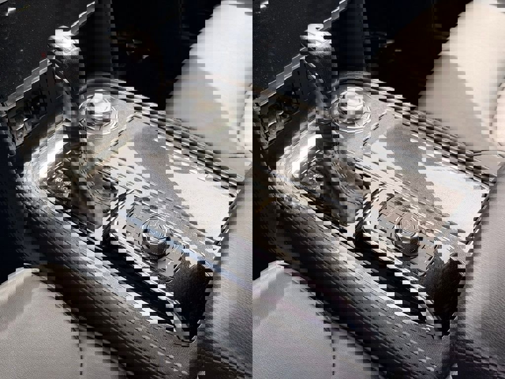 Used 2024 Nissan Armada SV image 22