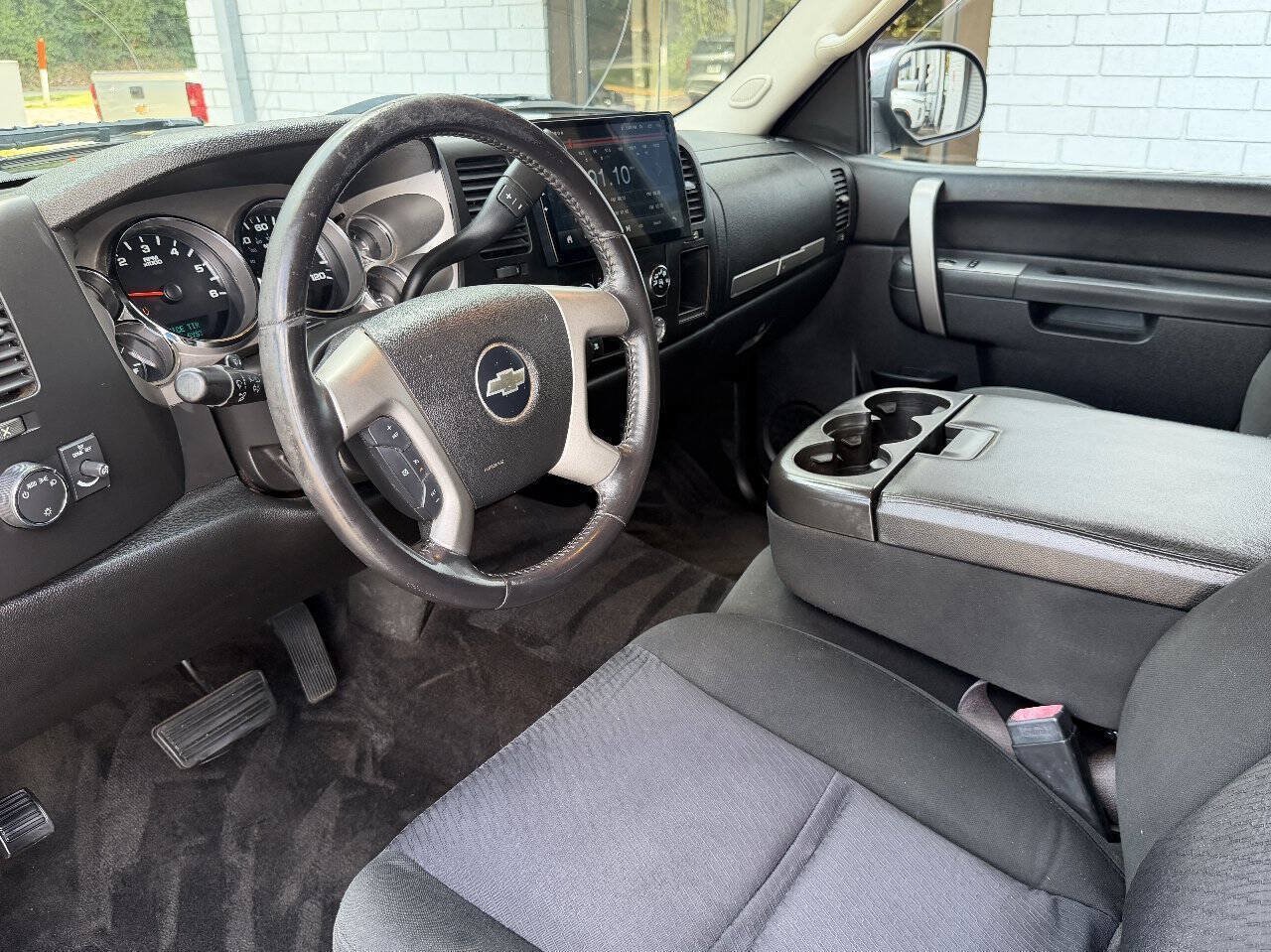 Used 2010 Chevrolet Silverado 1500 LT w/ Power Pack Plus AWD/4WD image 11